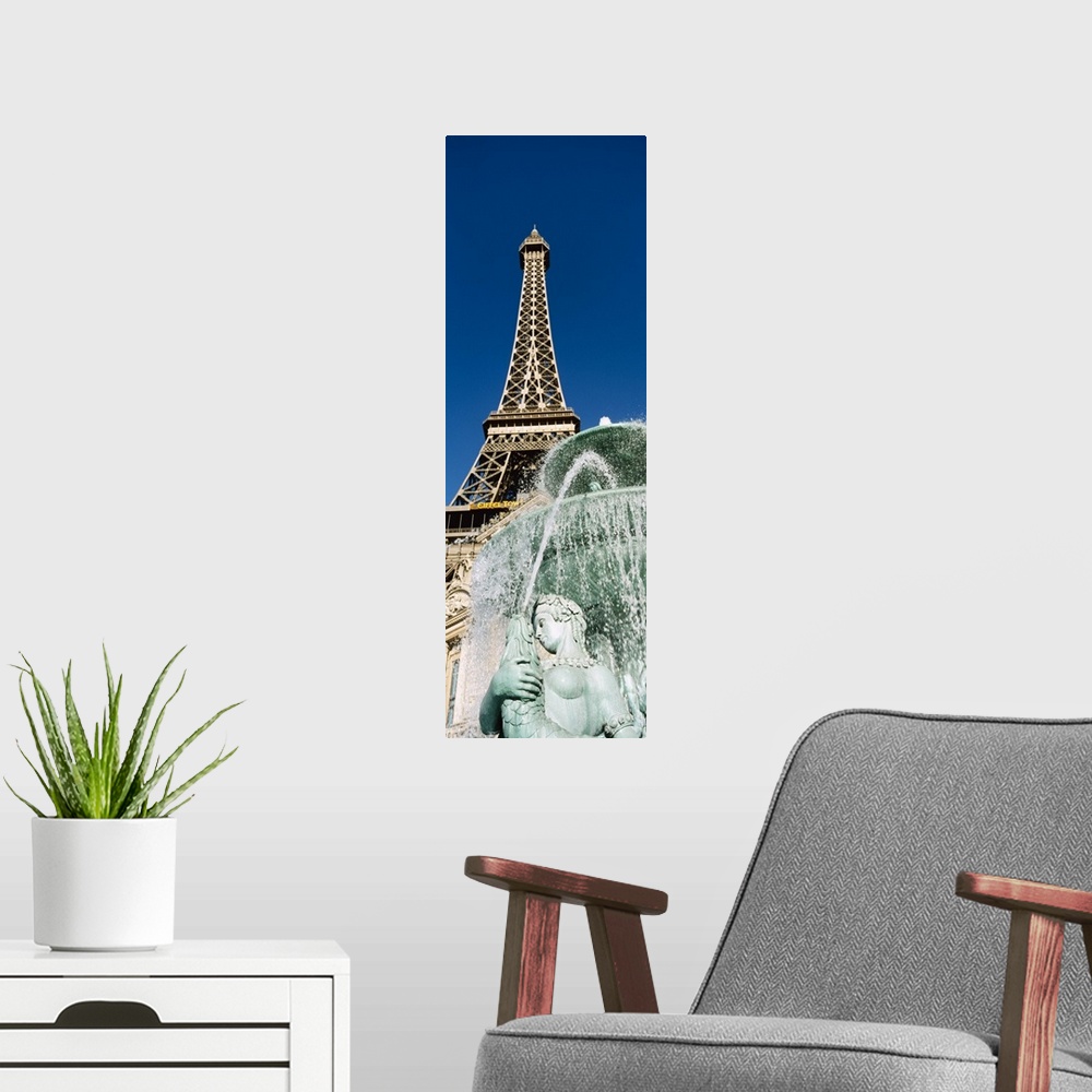 A modern room featuring Fountain Eiffel Tower Las Vegas NV