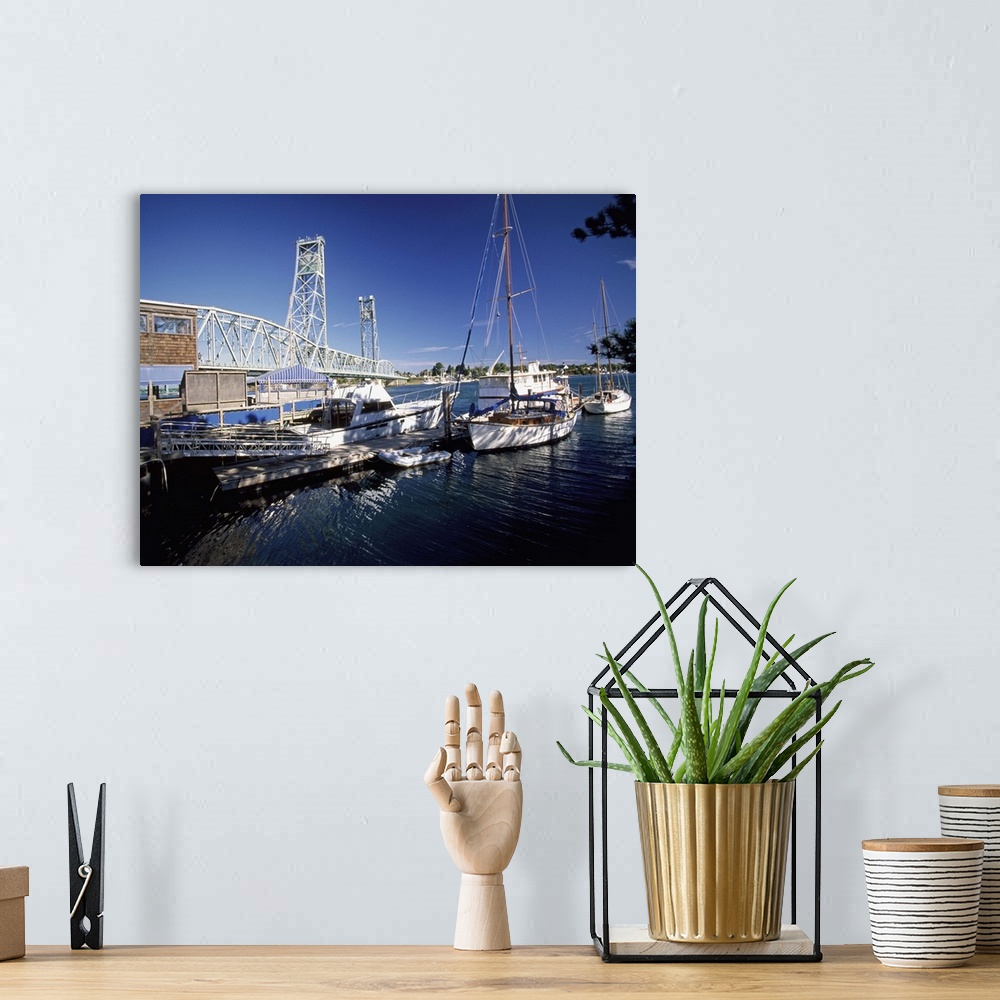 A bohemian room featuring New Hampshire, Portsmouth, The port and the Memorial Bridge