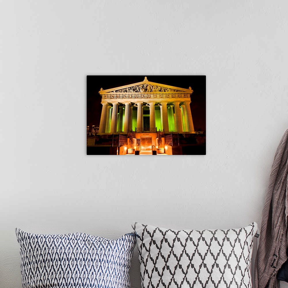A bohemian room featuring Tennessee, Nashville, Centennial Park, Parthenon