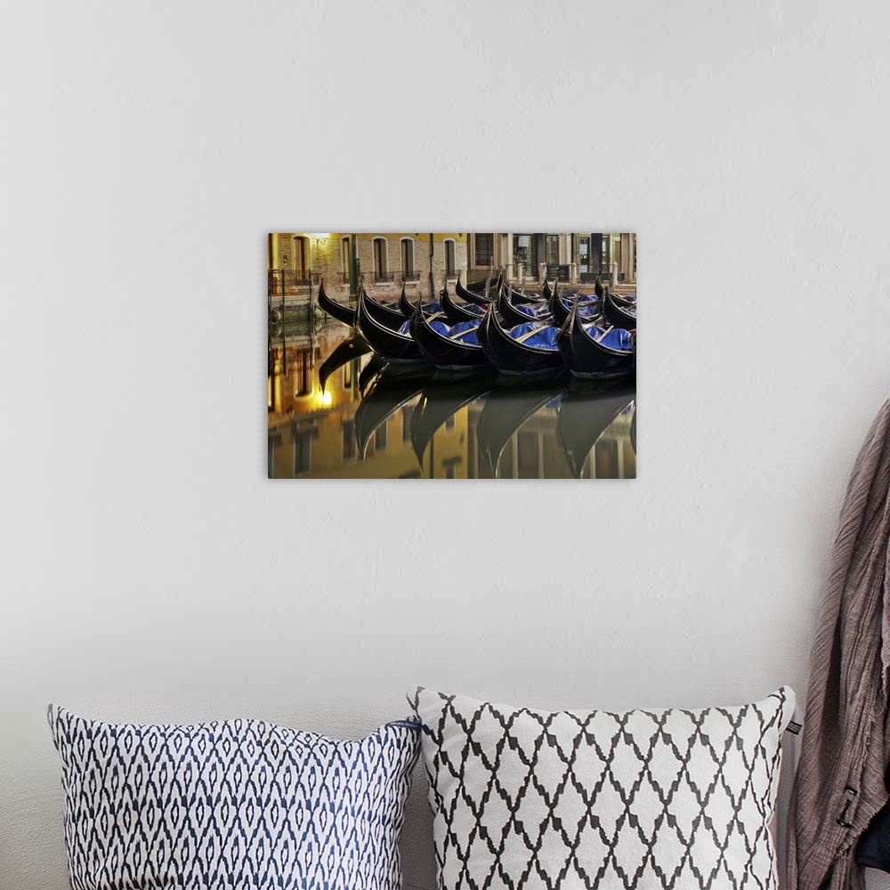 A bohemian room featuring Gondolas on canal in Venice