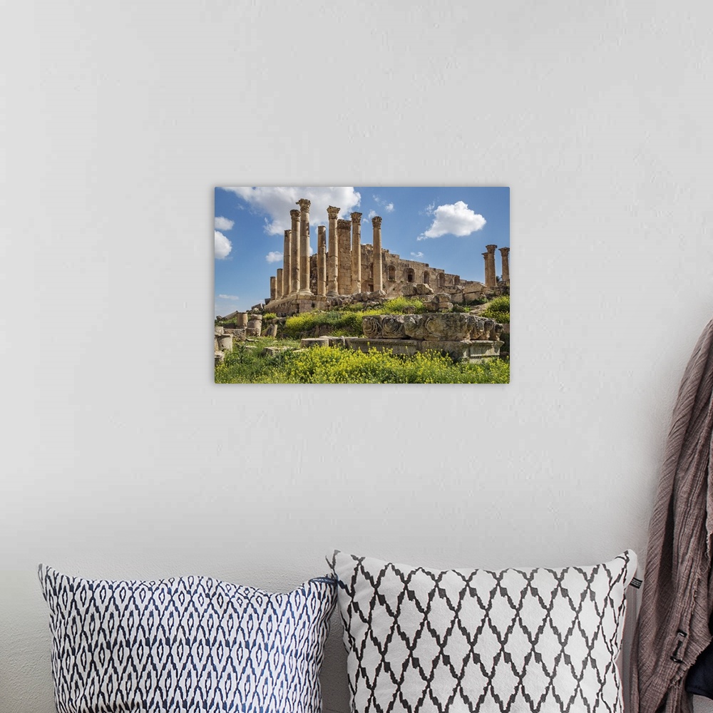 A bohemian room featuring Jordan, Jerash. The ruins of the Great Temple of Zeus in the ancient Roman city of Jerash. .