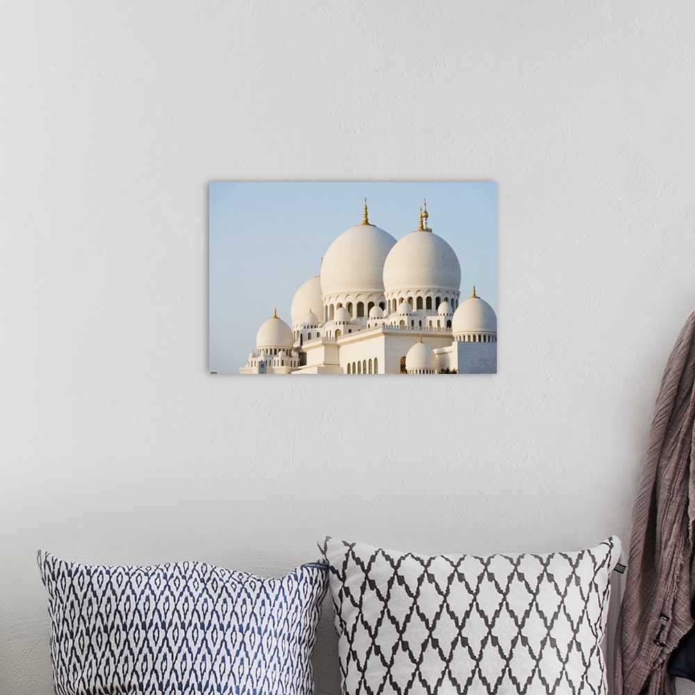 A bohemian room featuring Middle East, United Arab Emirates, Abu Dhabi, Sheikh Zayed Grand Mosque.