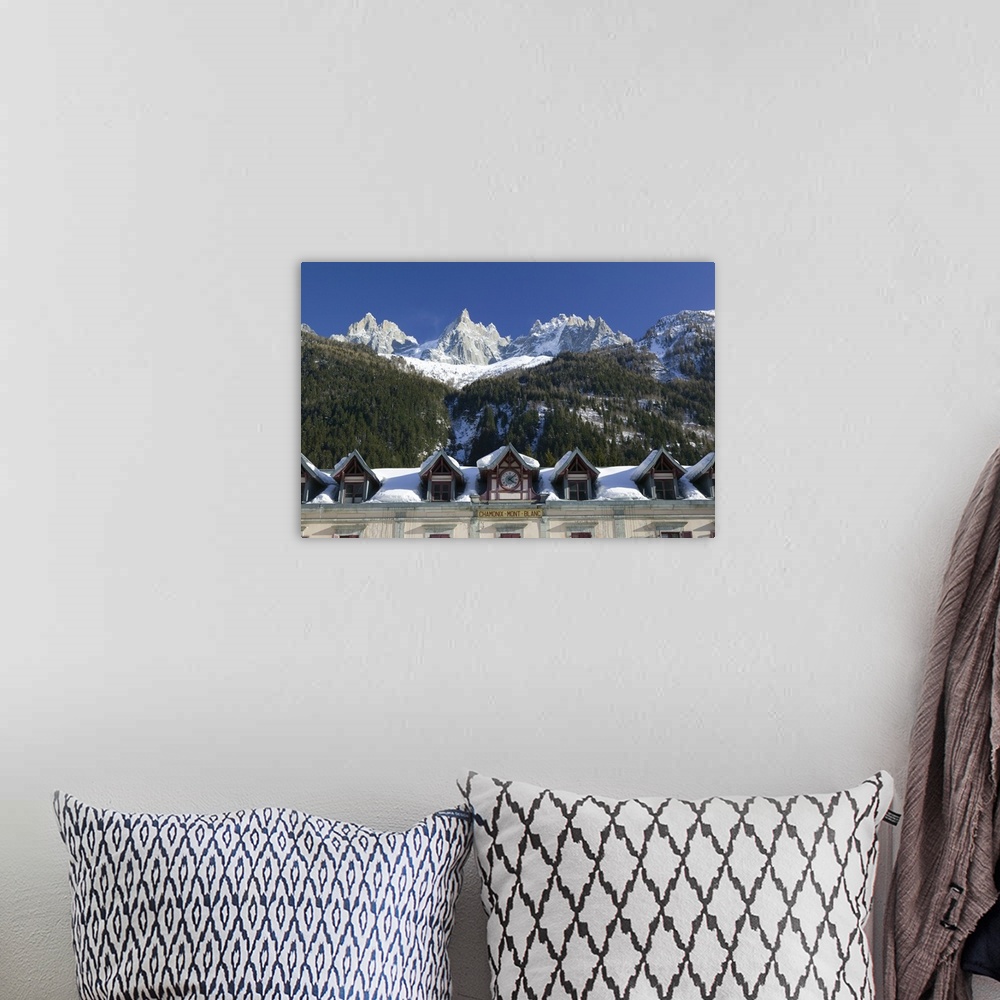 A bohemian room featuring Train Station, Mont Blanc, French Alps, France