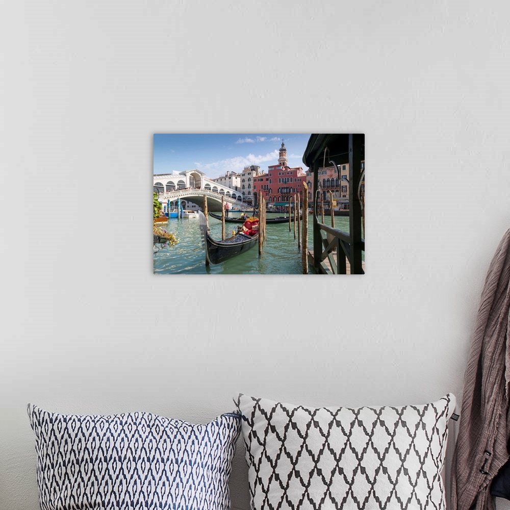 A bohemian room featuring Rialto Bridge, Venice, UNESCO World Heritage Site, Veneto, Italy, Europe