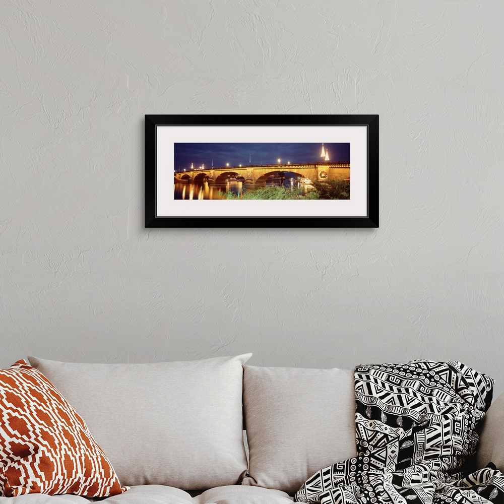 A bohemian room featuring Arizona, Lake Havasu City, Christmas London Bridge