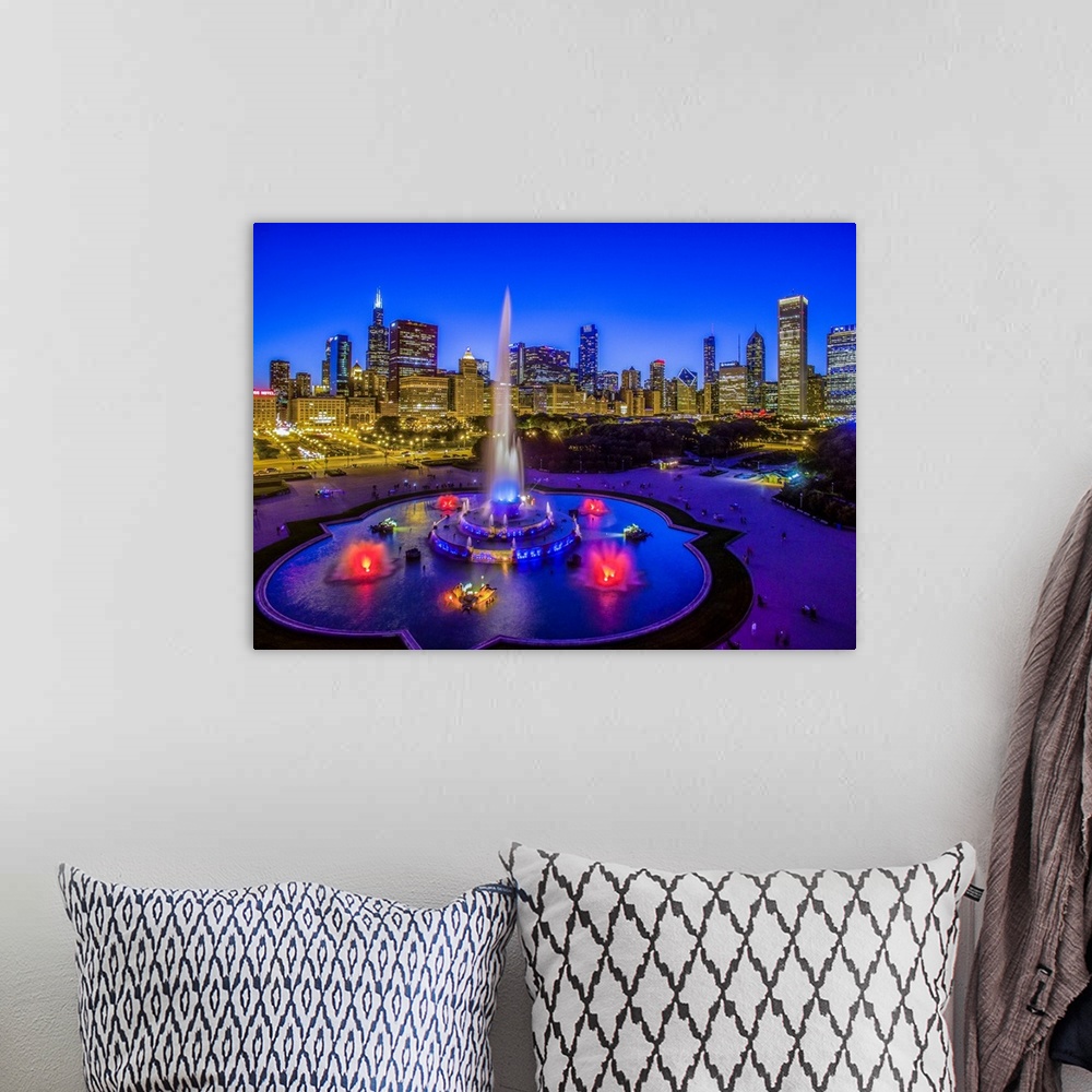 A bohemian room featuring Buckingham Fountain at dusk, Chicago, Cook County, Illinois, USA