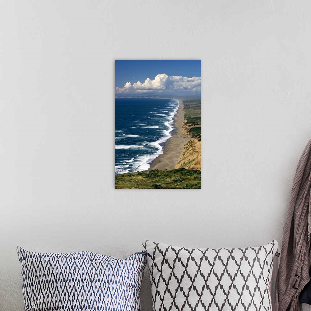 A bohemian room featuring Infinite view of the coastline at Point Reyes National Sea Shore.