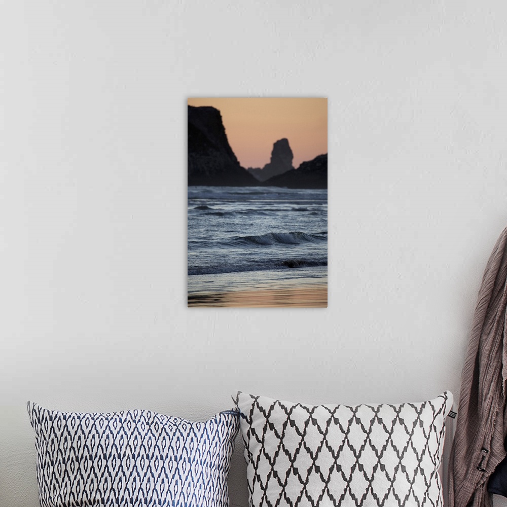 A bohemian room featuring Intertidal rocks soft waves twilight