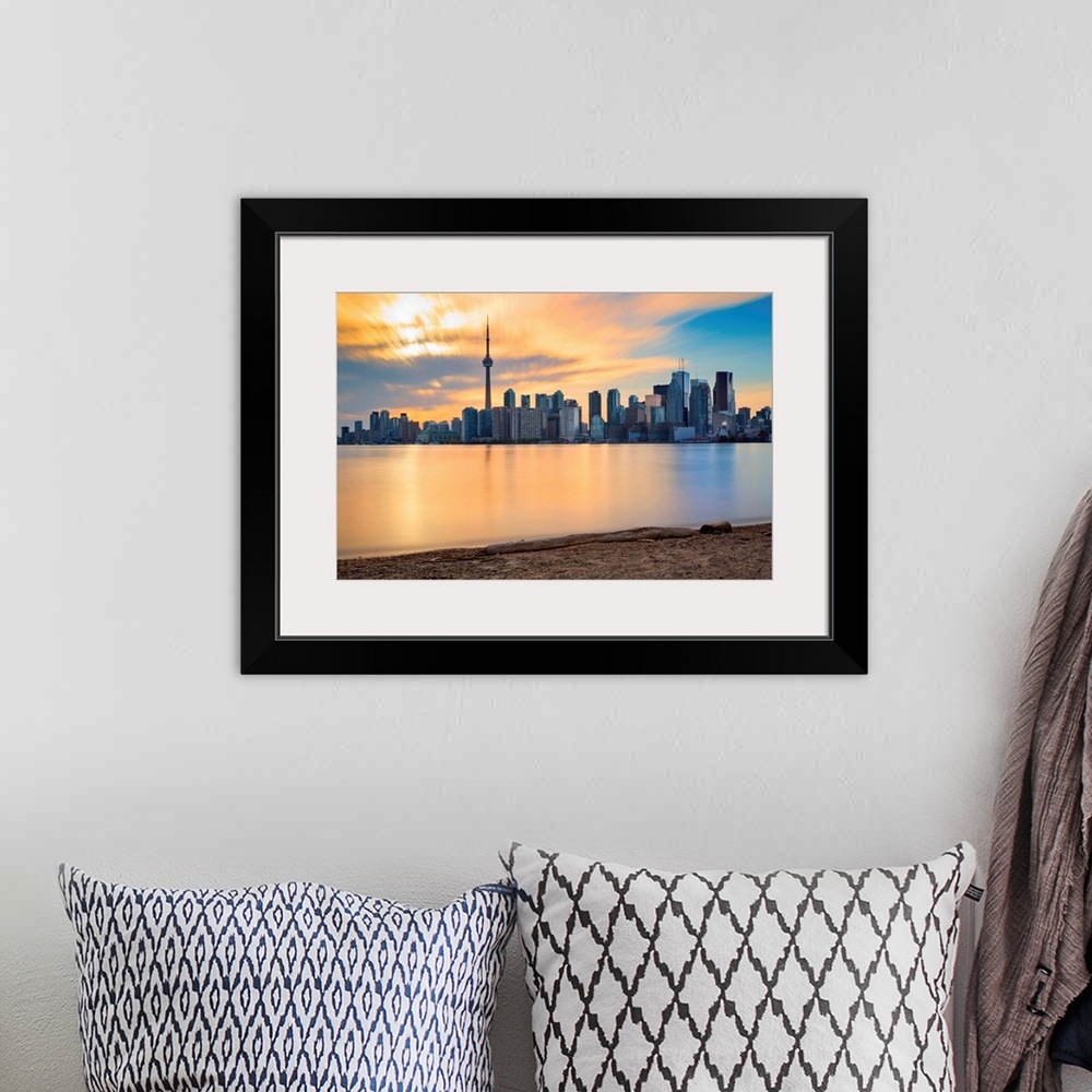 A bohemian room featuring Canada, Ontario, Toronto, Skyline at sunset.