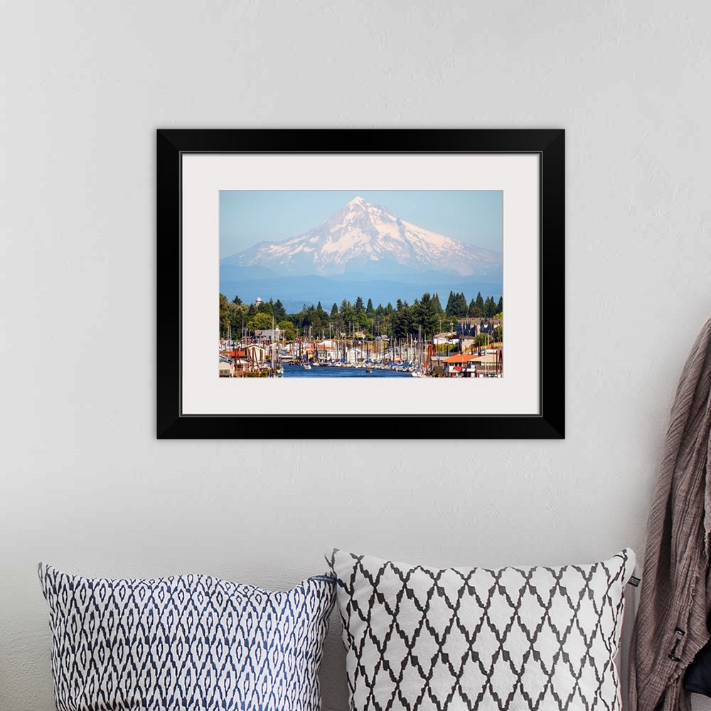 A bohemian room featuring View of a marina in Columbia River with Mount Hood in the background, Portland, Oregon.