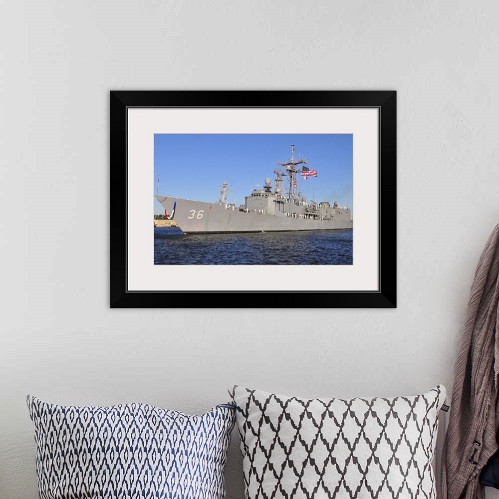 A bohemian room featuring Mayport, Florida, October 30, 2012 - The guided-missile frigate USS Underwood (FFG 36) returns to...