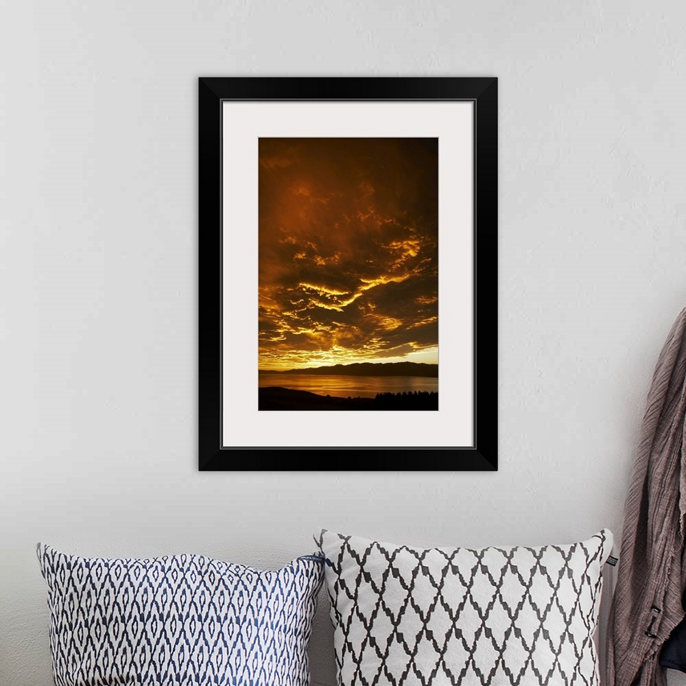 A bohemian room featuring Sunset over South Bay, Kaikoura, Marlborough, South Island, New Zealand