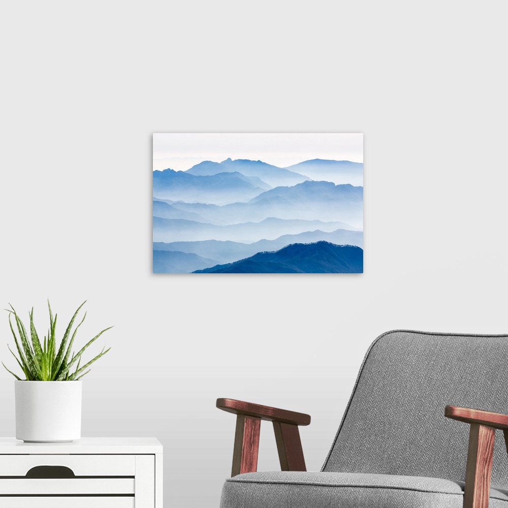 A modern room featuring Misty Mountains