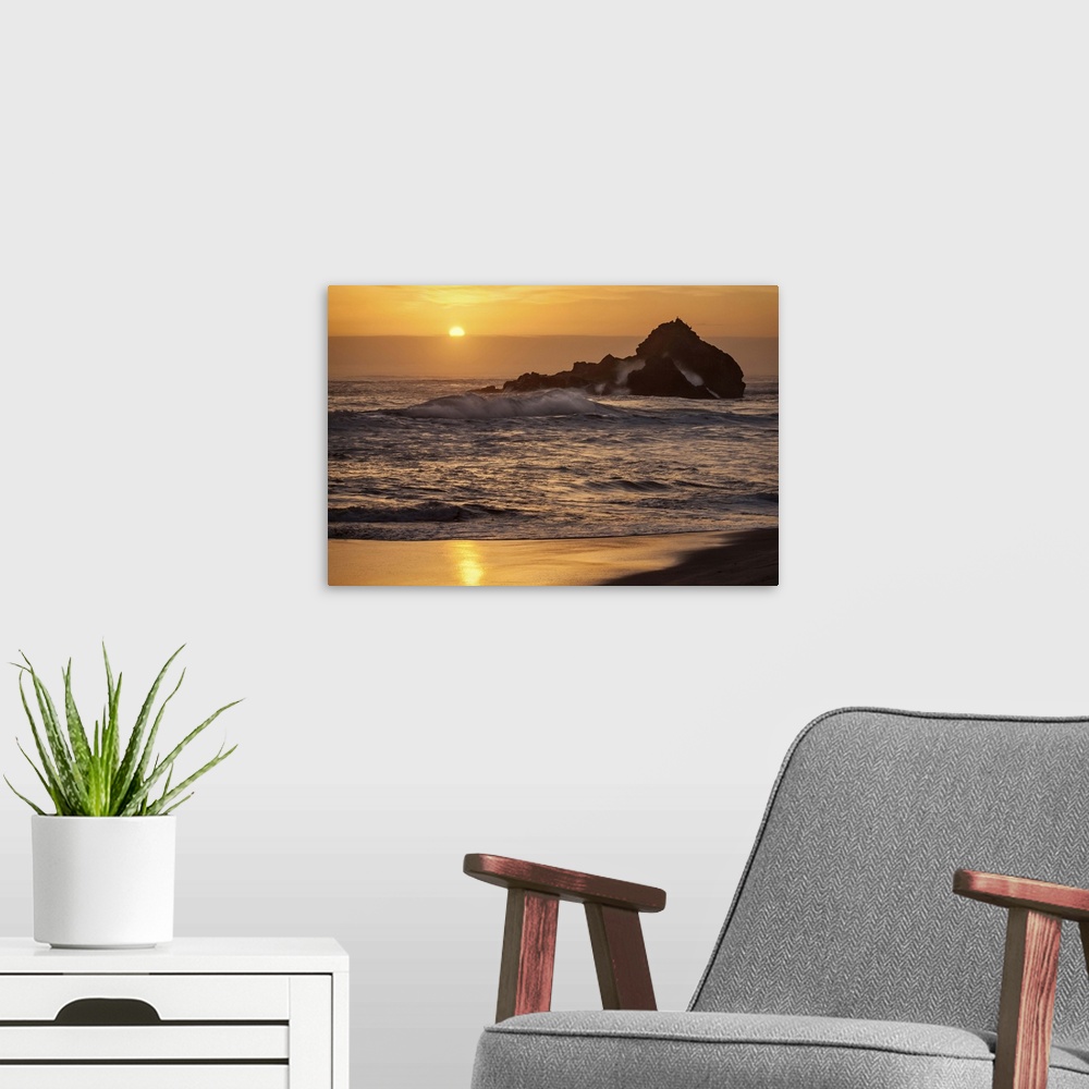 A modern room featuring USA, California, Big Sur, Sunset and splashes at Pfeiffer Beach