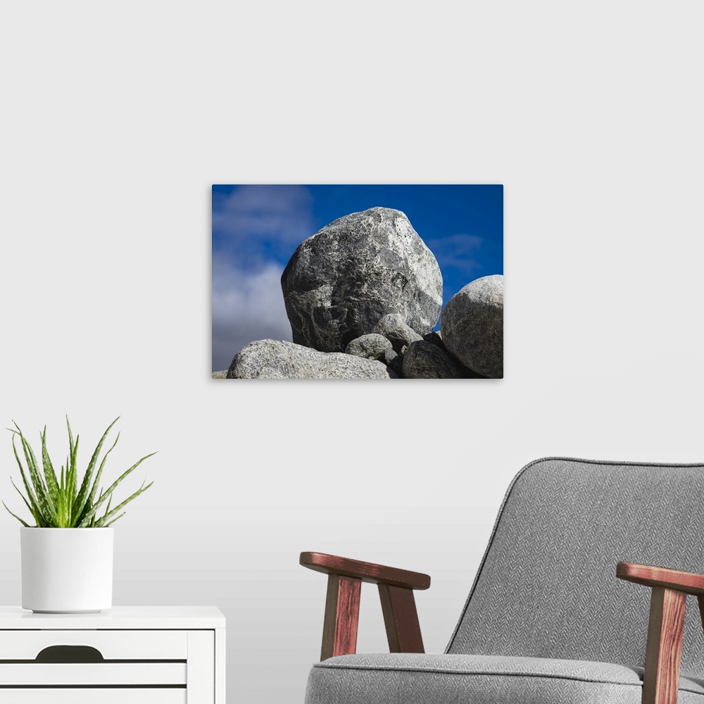 A modern room featuring Hornblende granite rocks, California.