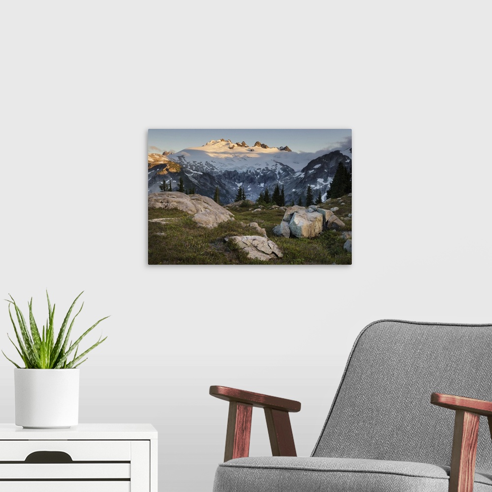 A modern room featuring Mount Challenger elevation: 8236 feet / 2510 meter, North Cascades National Park