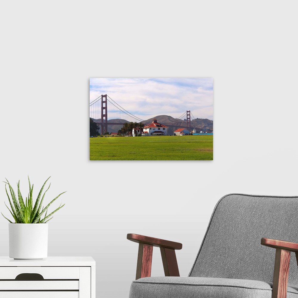 A modern room featuring San Francisco, Golden Gate Park