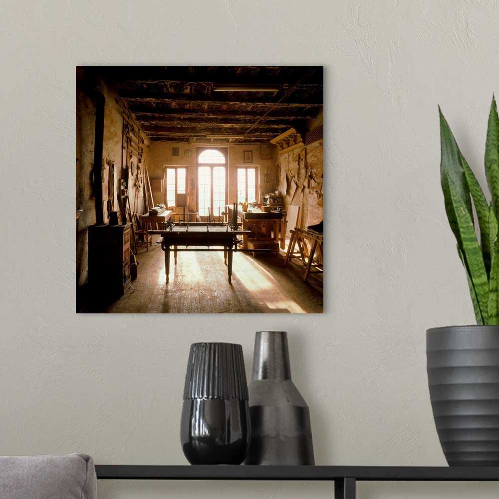 A modern room featuring Italy, Veneto, Asolo, joinery artisanal