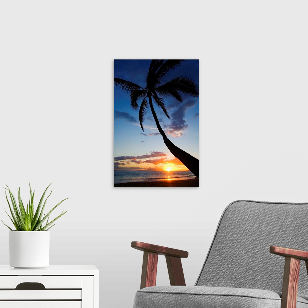 A modern room featuring Hawaii, Maui, Kihei, Sunset At Kamaole Beach