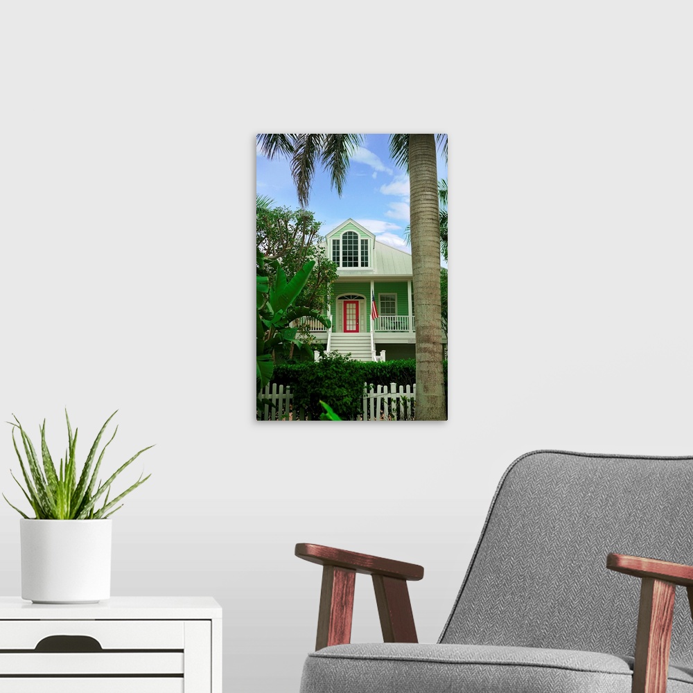 A modern room featuring Florida, typical house in Captiva