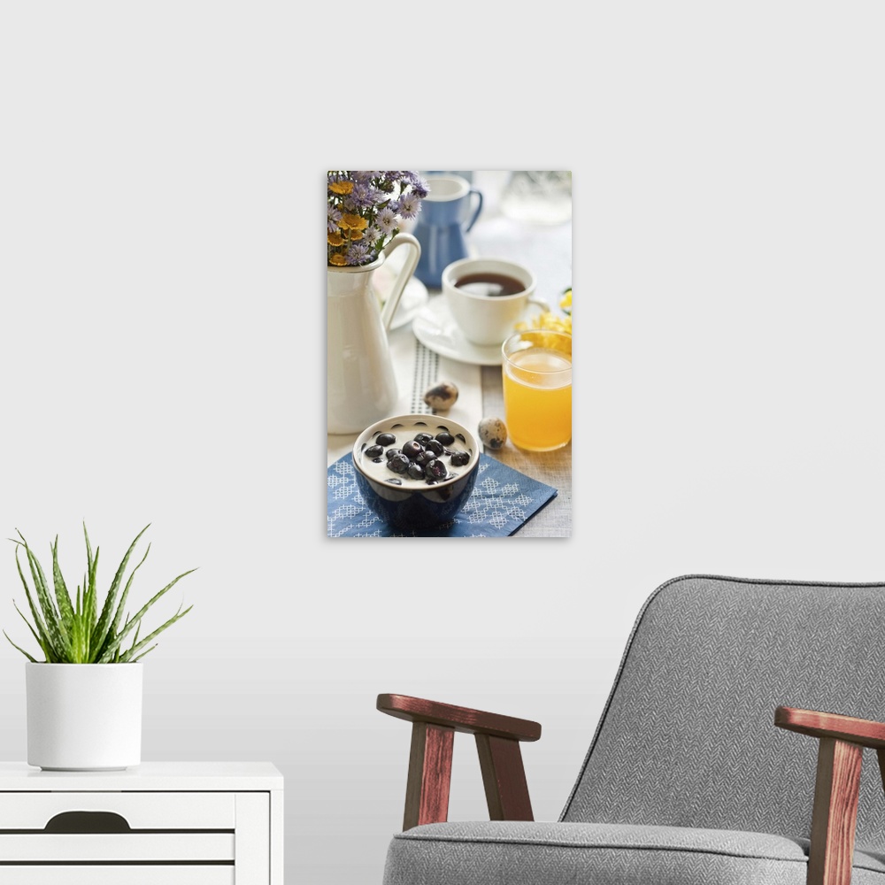 A modern room featuring Quick breakfast layout with blueberries and yogurt.
