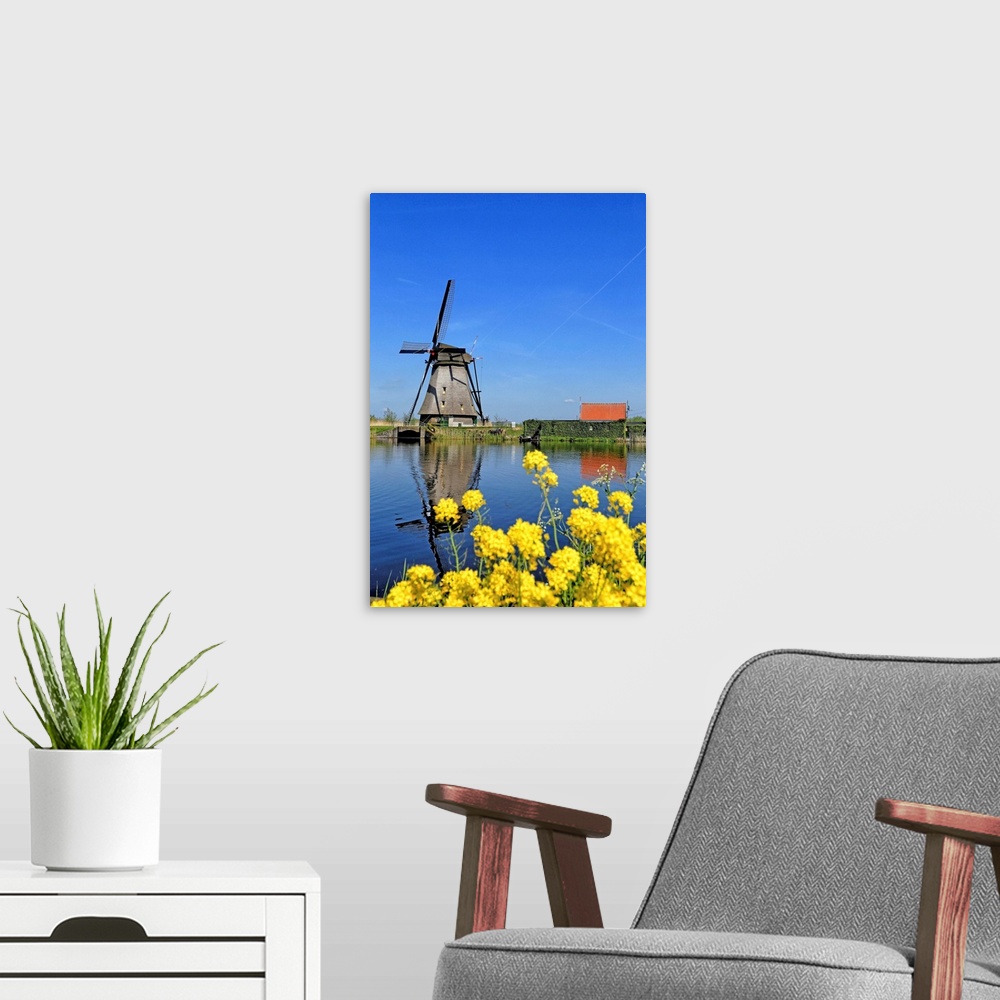 A modern room featuring Windmill in Kinderdijk, South Holland, Netherlands