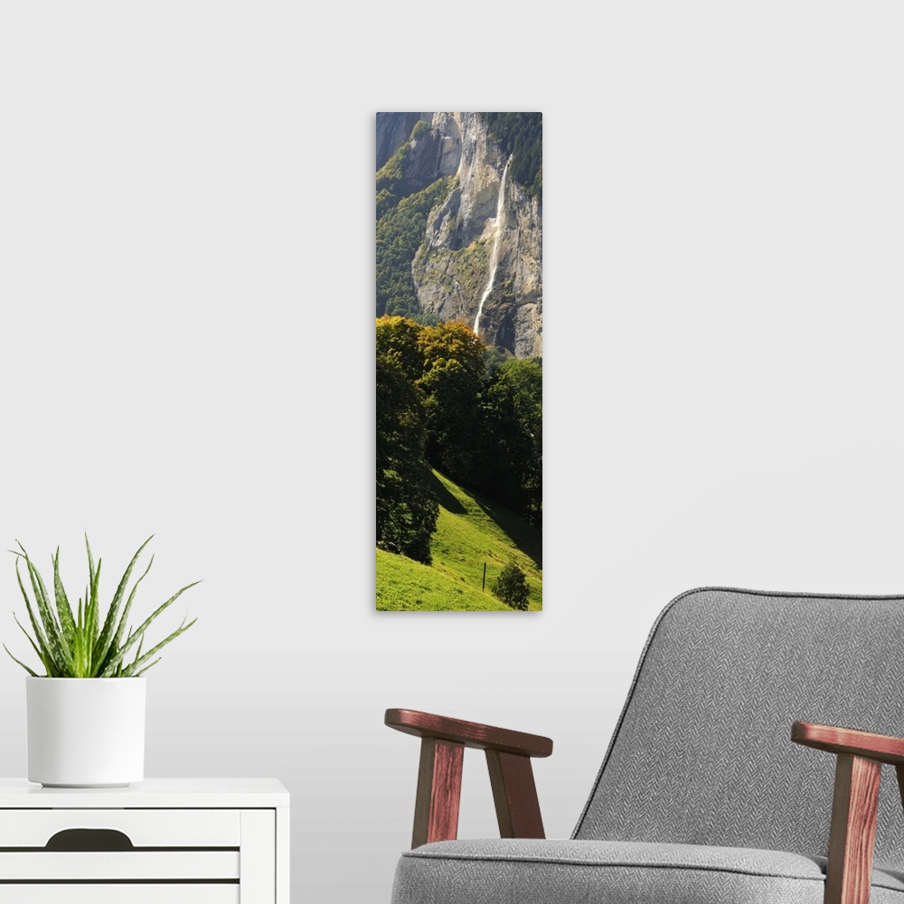 A modern room featuring Waterfall, Wengen, Lauterbrunnen, Interlaken-Oberhasli, Bern, Switzerland