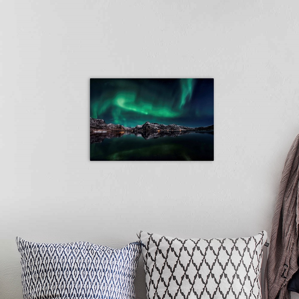 A bohemian room featuring Lofoten Aurora Reflection
