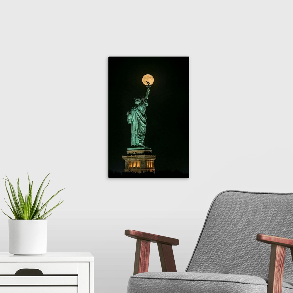 A modern room featuring Statue Of Liberty