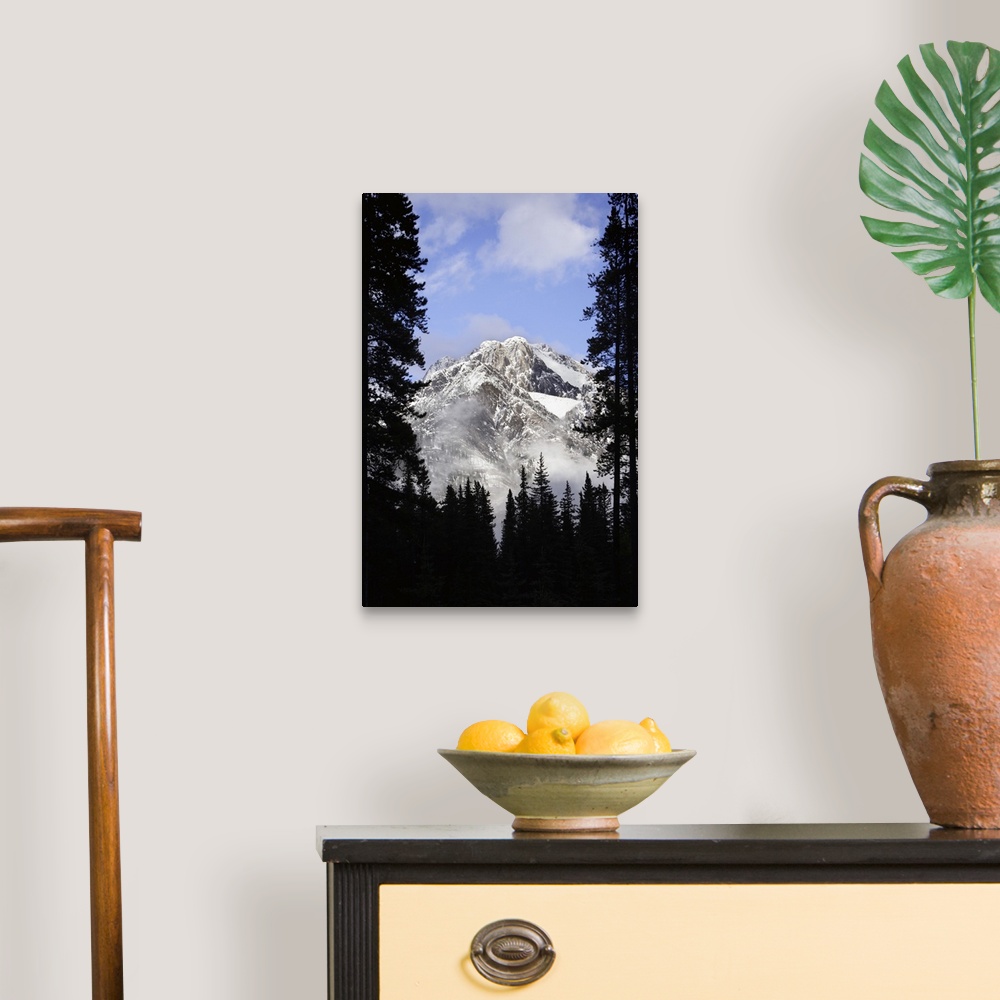 A traditional room featuring Cascade Mountains In Banff, National Park, Canada