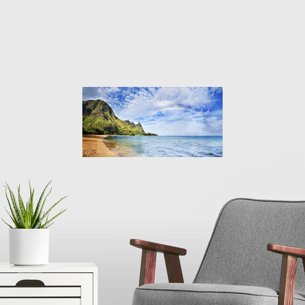 A modern room featuring Hawaii, Kauai, North Shore, Tunnels Beach, Bali Hai Point