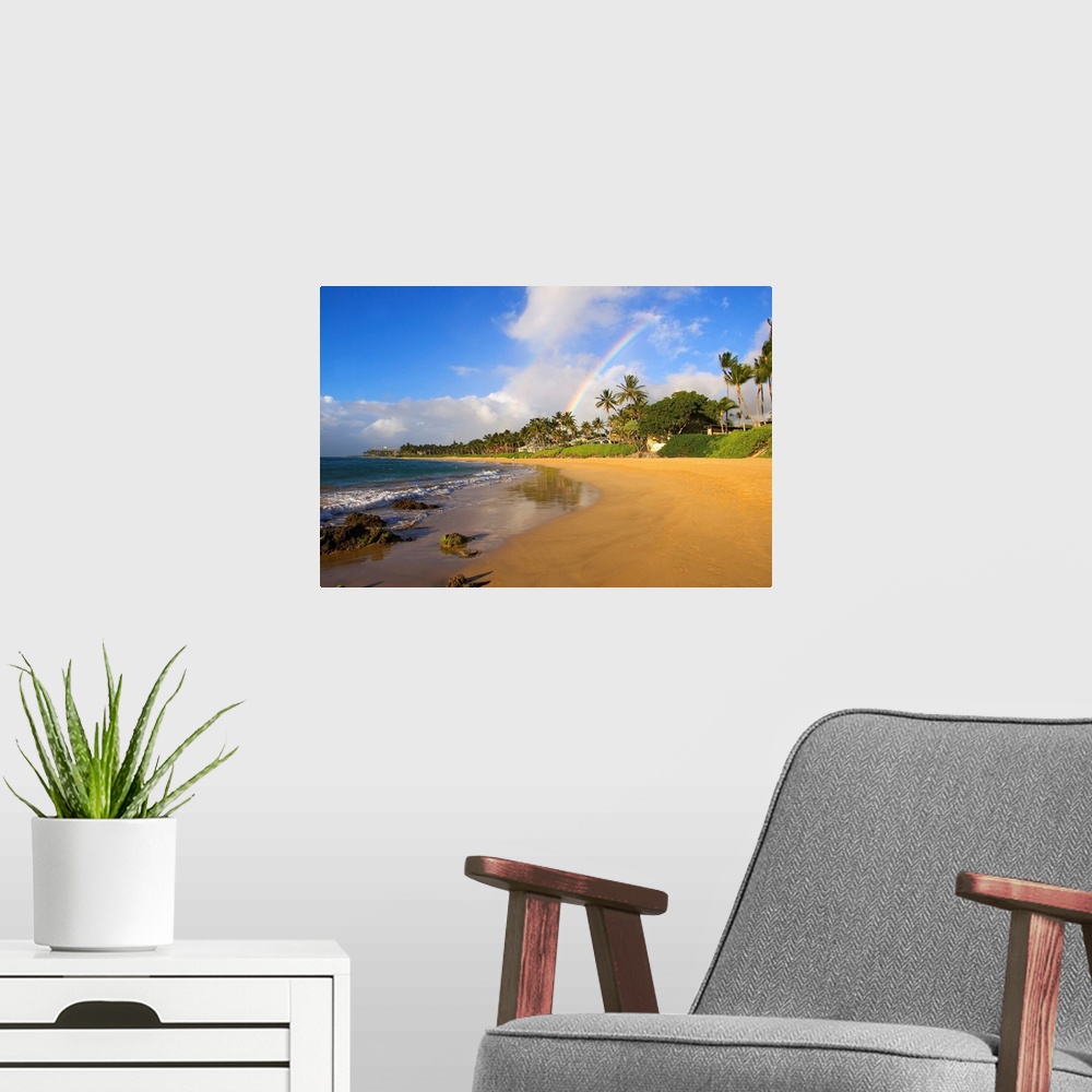 A modern room featuring Hawaii, Maui, Kihei, Keawakapu Beach