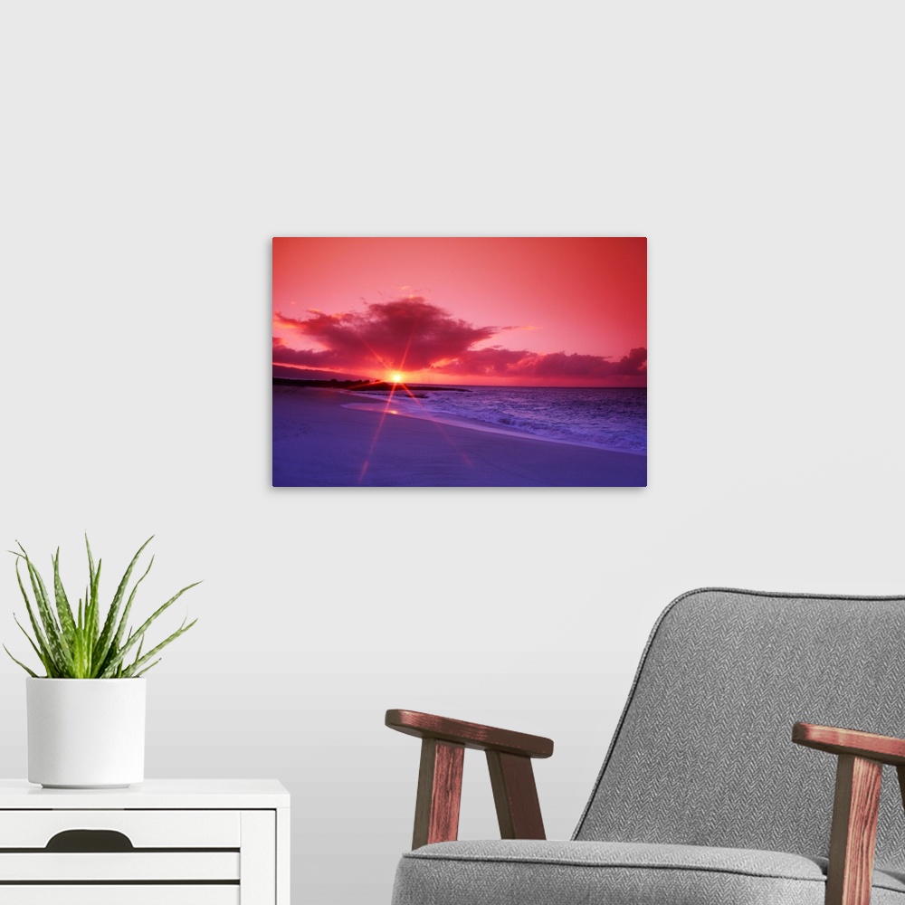 A modern room featuring Hawaii, Oahu, Beautiful Sunset