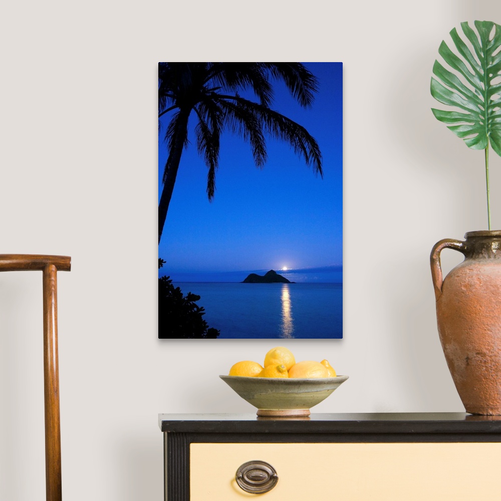 A traditional room featuring Hawaii, Oahu, Lanikai, Moonrise With Mokulua Islands In Background