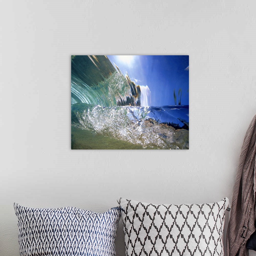 A bohemian room featuring Hawaii, Oahu, North Shore, Underwater wave