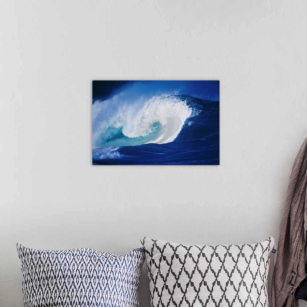 A bohemian room featuring Hawaii, Powerful Wave, White Water