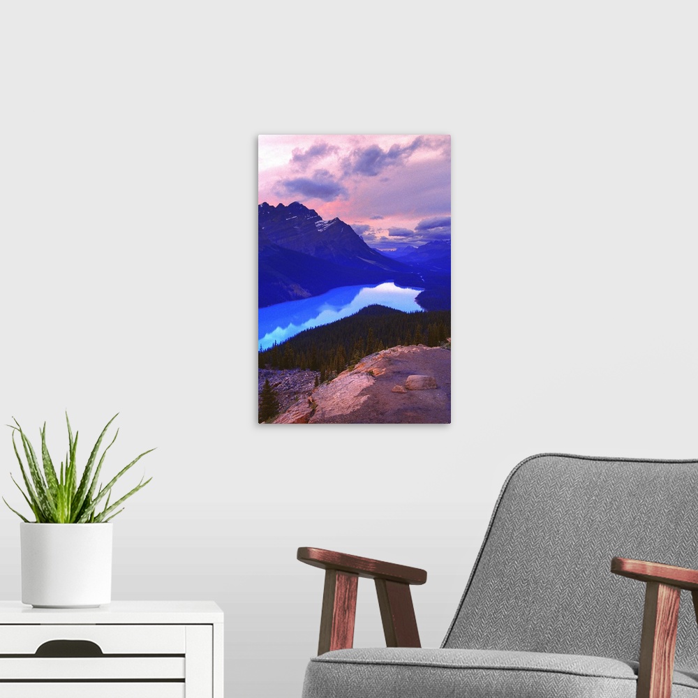A modern room featuring Mountain Scenery
