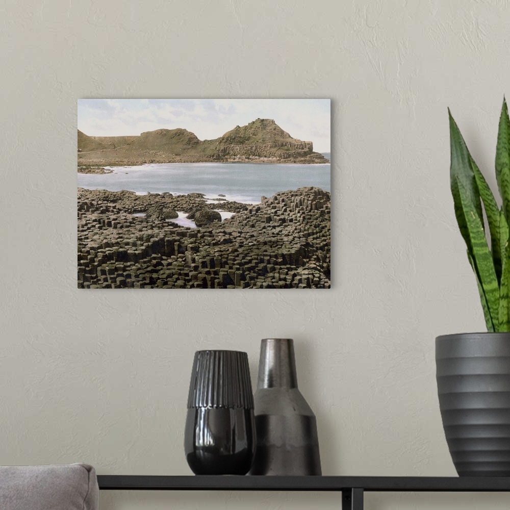 A modern room featuring Giants sic Causeway the Steuchans