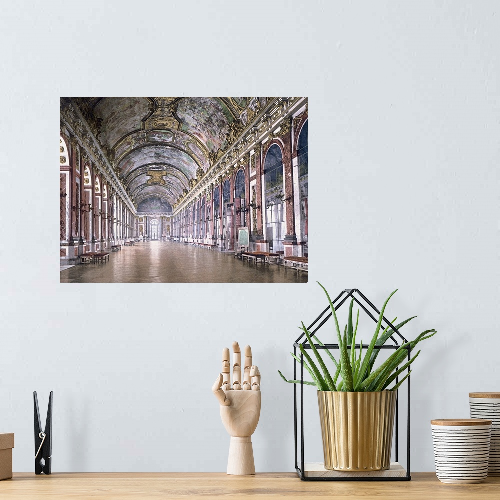 A bohemian room featuring Versailles. Galerie des Glaces
