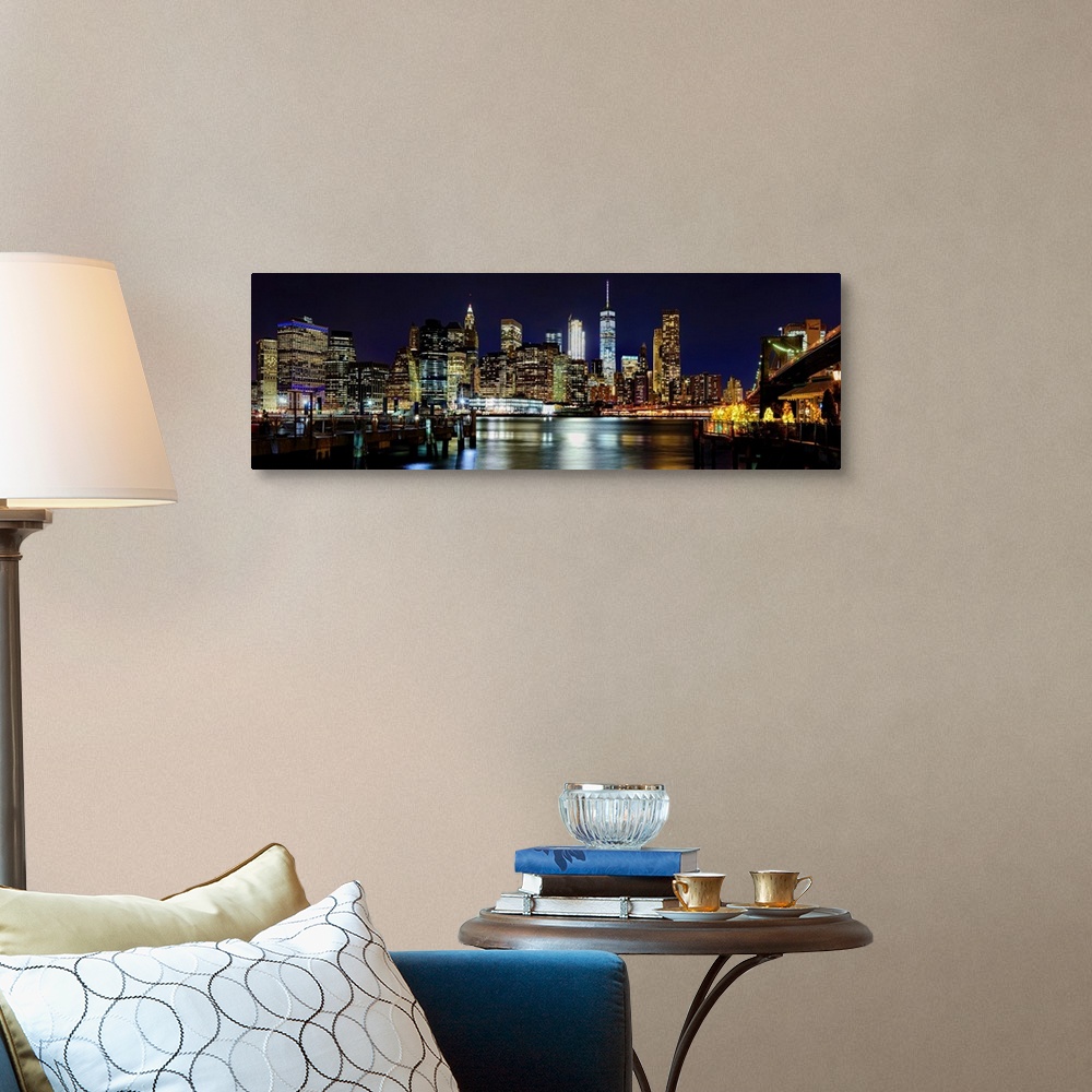 A traditional room featuring Lower Manhattan Panoramic View From Brooklyn