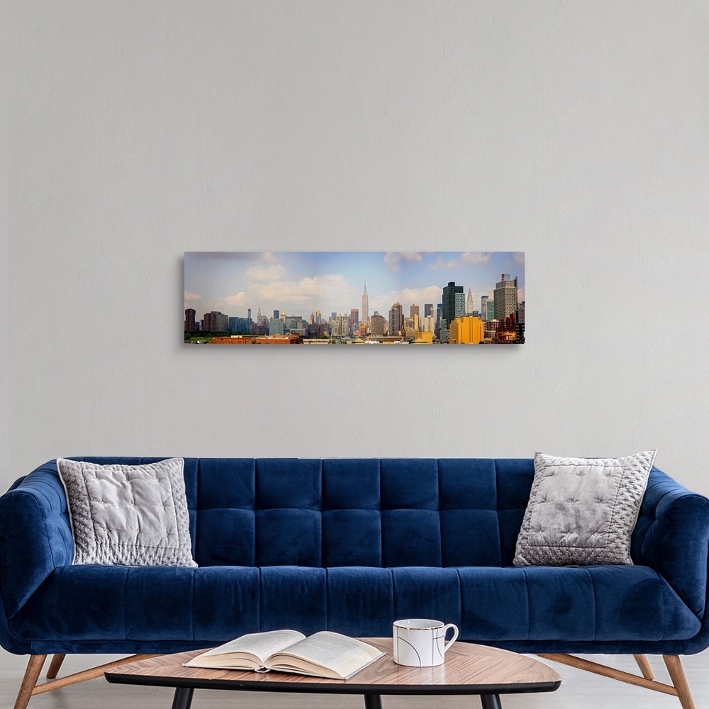 A modern room featuring Manhattan Panoramic View From Queens