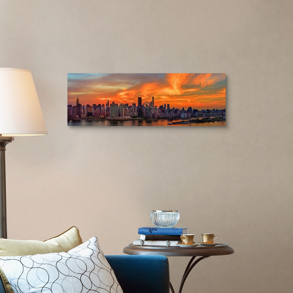 A traditional room featuring Manhattan Panoramic View On East River At Sunset