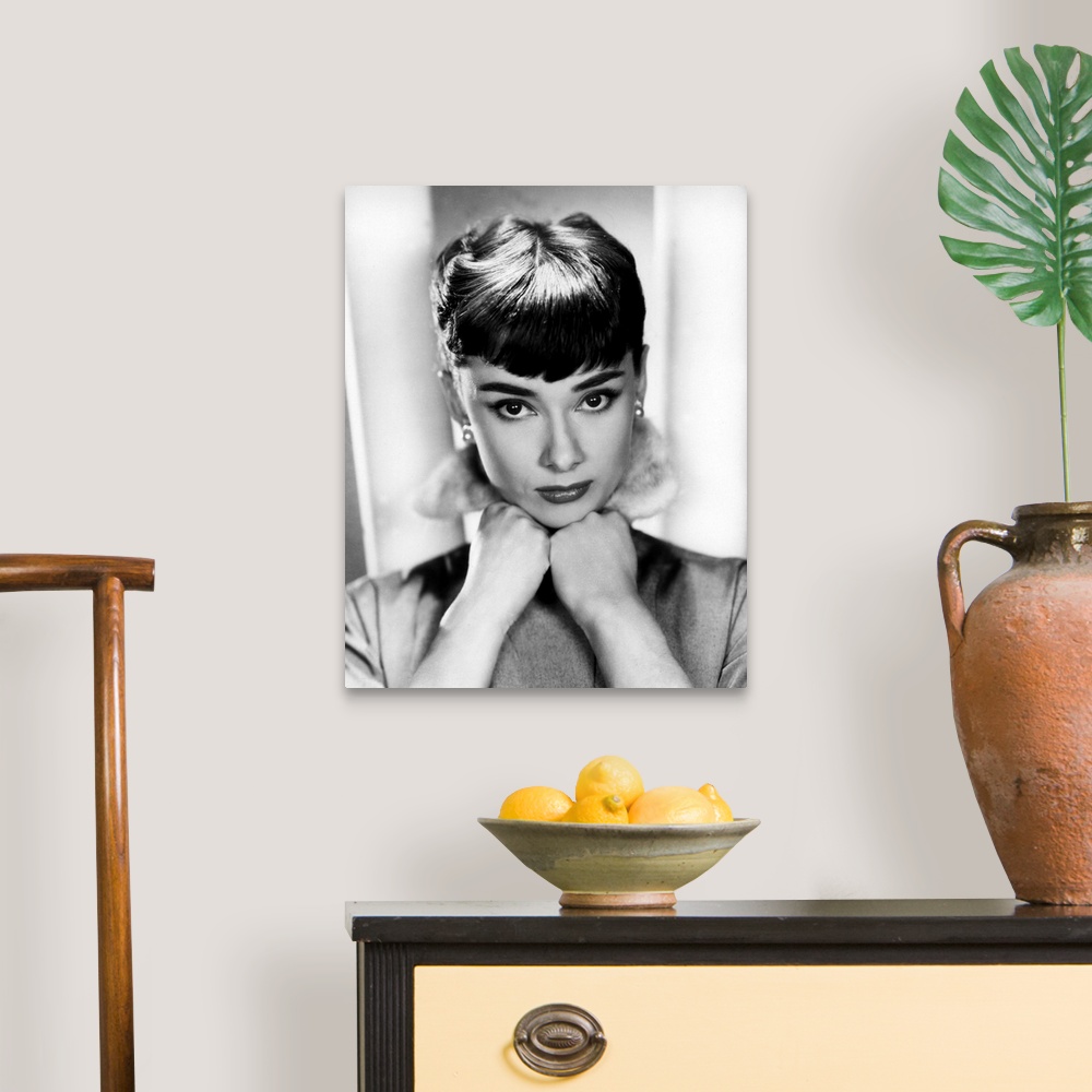 A traditional room featuring Sabrina de BillyWilder avec Audrey Hepburn 1954