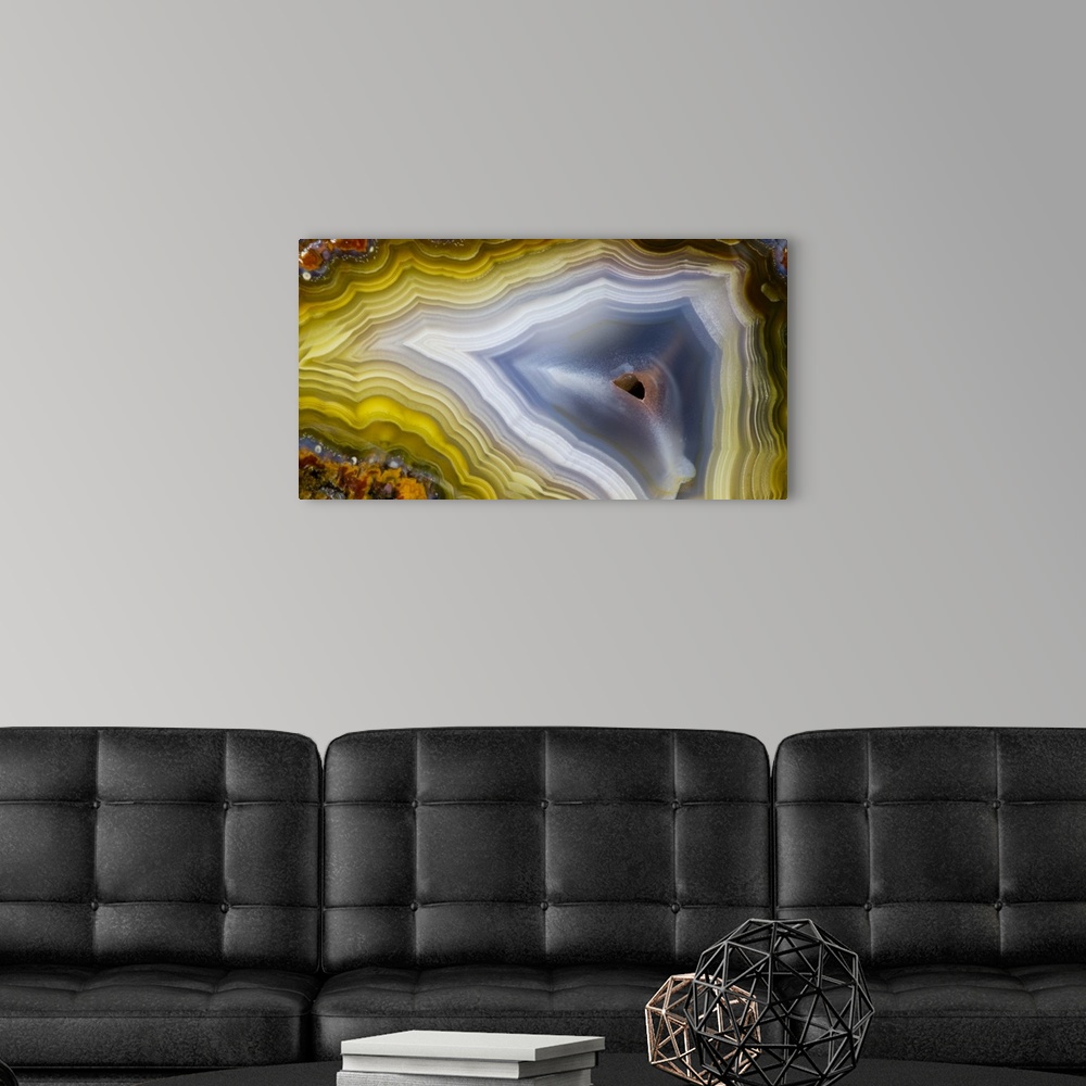 A modern room featuring Banded Agate Sammamish Washington