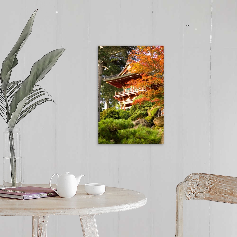 A farmhouse room featuring California, San Francisco, Golden Gate Park, Japanese Tea Garden.