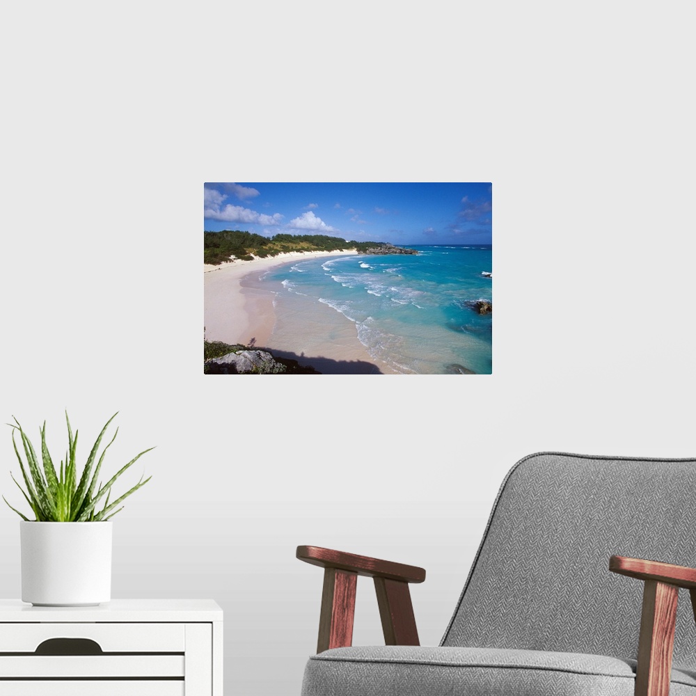 A modern room featuring Caribbean, Bermuda, Southampton Parish, Horseshoe Bay. Pink sand beach
