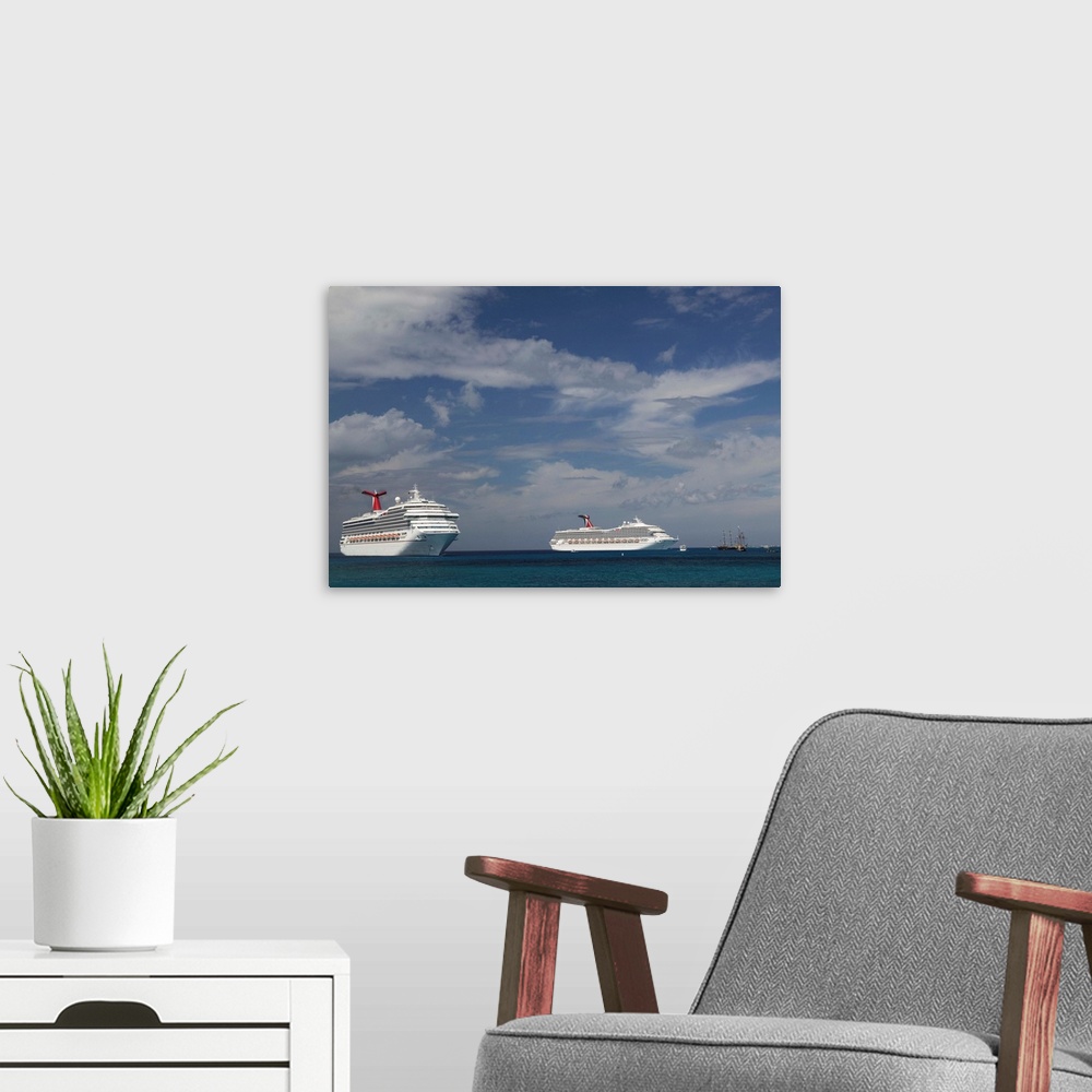 A modern room featuring CAYMAN ISLANDS-GRAND CAYMAN-Georgetown:.Cruise Ships