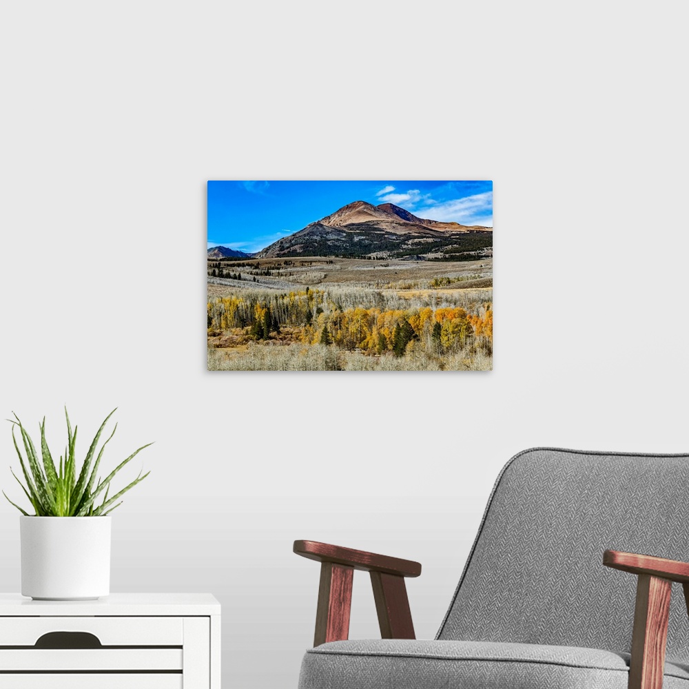 A modern room featuring Conway Pass, HWY 395, USA, California, Lee Vining.
