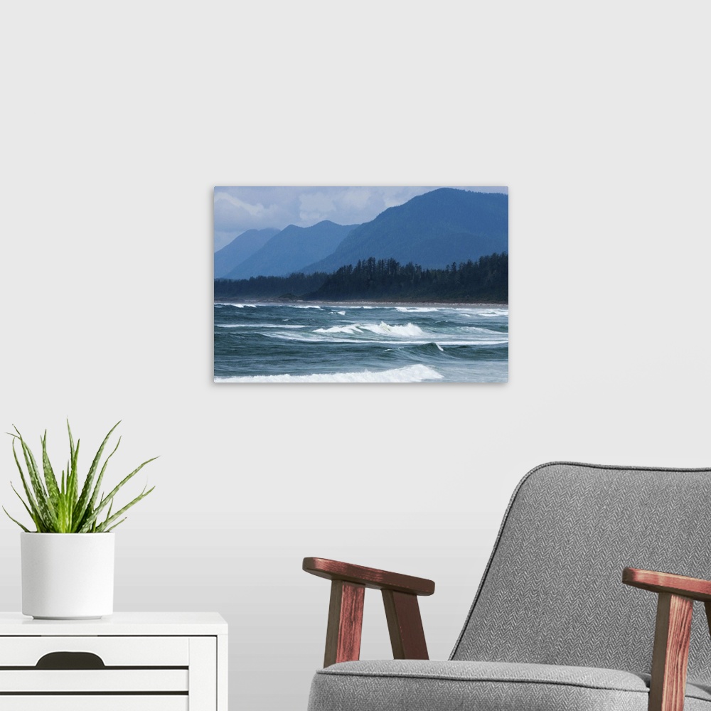 A modern room featuring Long Beach, Pacific Rim National Park Reserve, Tofino, Vancouver Island, British Columbia