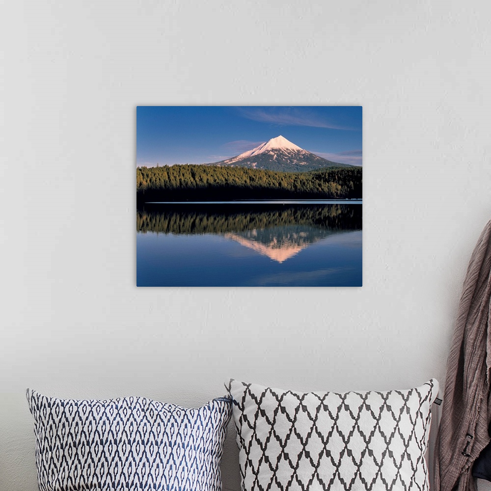 A bohemian room featuring The dormant volcano, Mt McLoughlin, is at the south end of the Cascades Range of Oregon.
